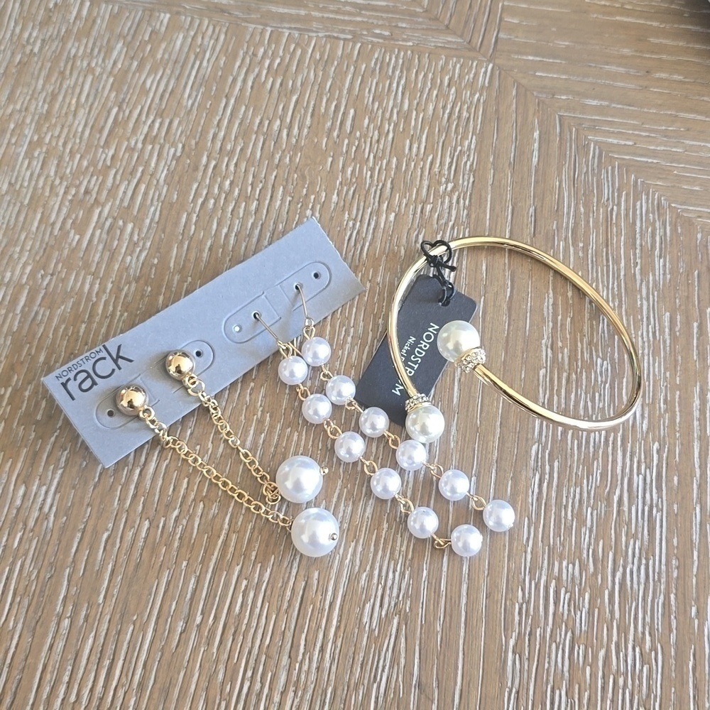 New Nordestram Rack Pearl Earing and Braclet Gold-Tone